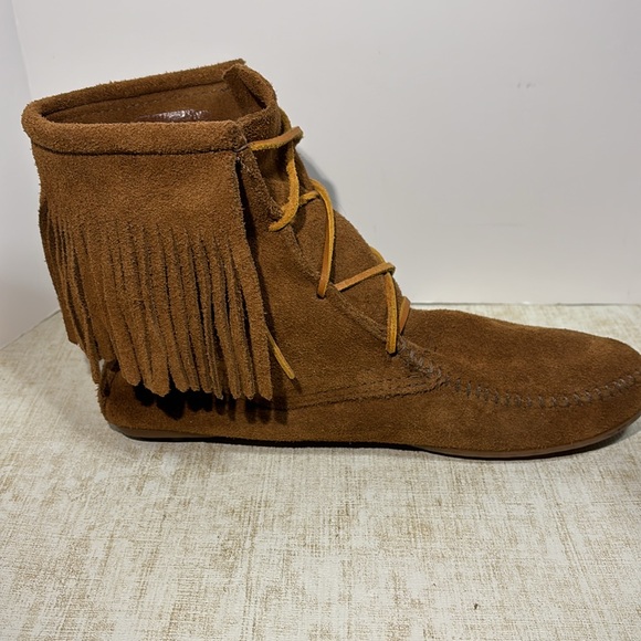 Minnetonka Women's 9 Moccasins Suede Fringe Lace Up Ankle Boots - Picture 7 of 11